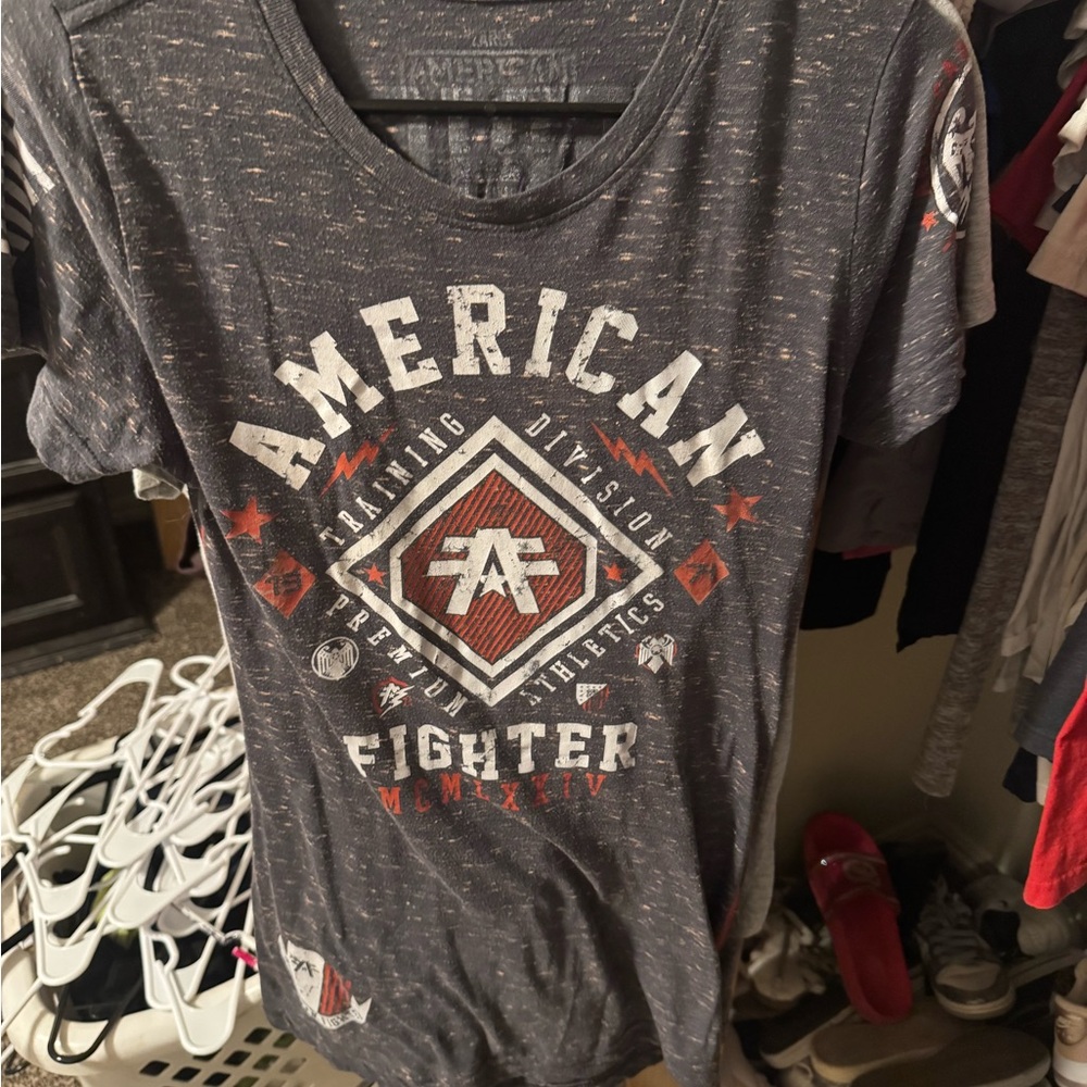 American Fighter Graphic Tee in Gray and Red size large